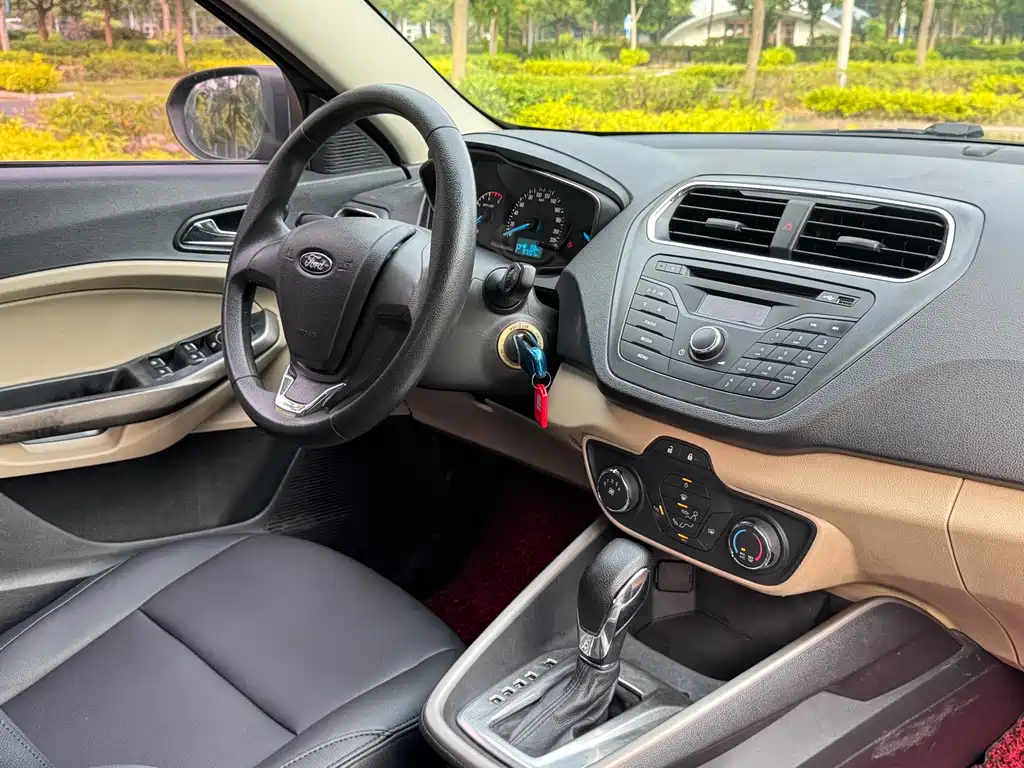 Ford Escort 1.5L Auto Comfort Type, фото 6