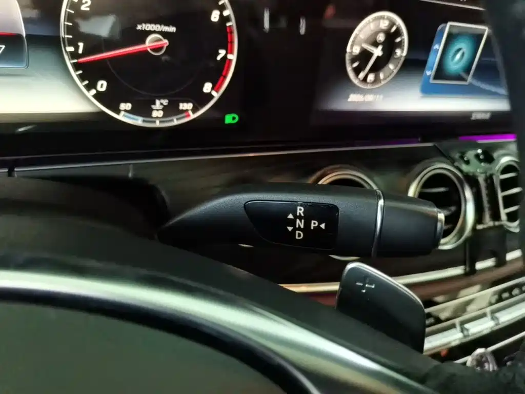 Mercedes-Benz E-Class — миниатюра 14