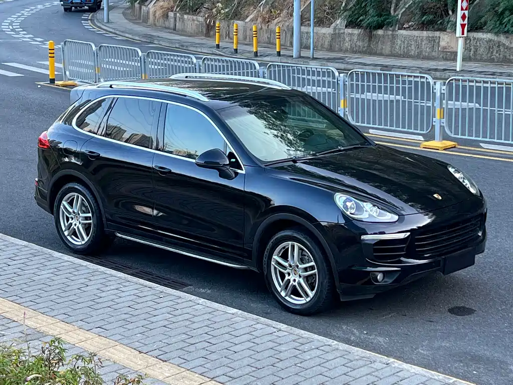 PORSCHE CAYENNE