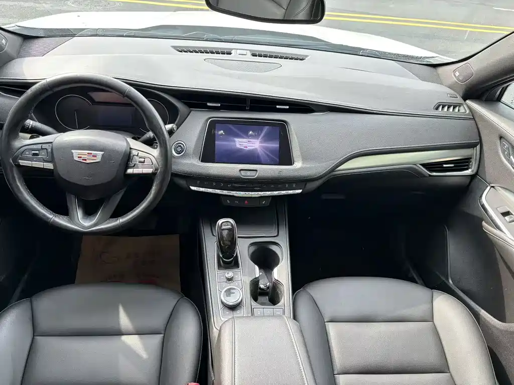 Cadillac XT4 — миниатюра 6