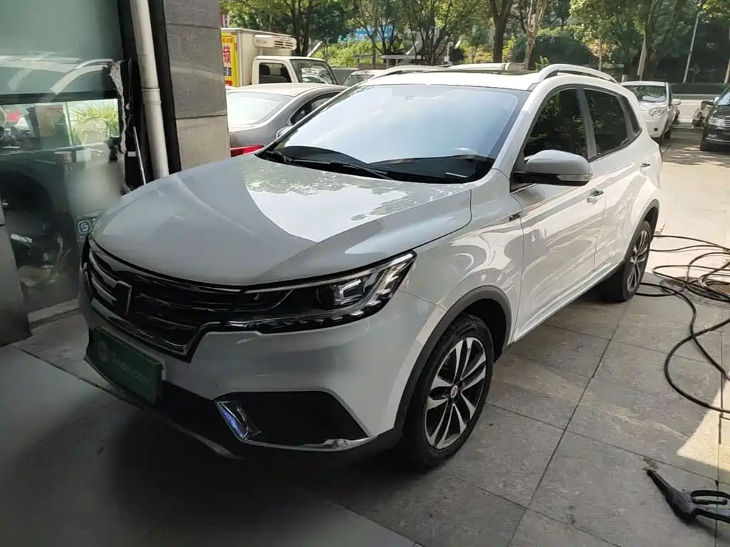 荣威RX3 2020款 1.6L 手动4G互联超爽精英版
