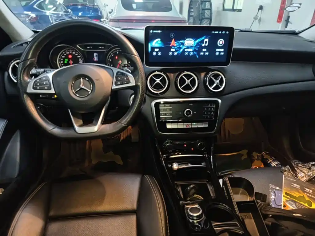 Mercedes-Benz GLA — миниатюра 10