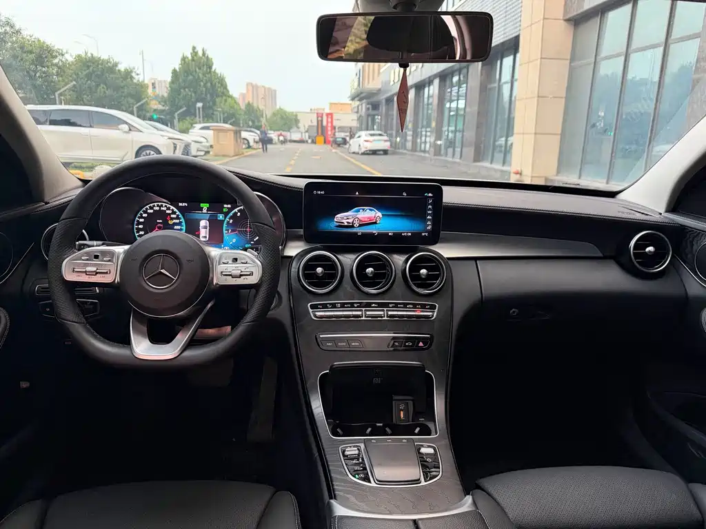 Mercedes-Benz C-Class — миниатюра 8