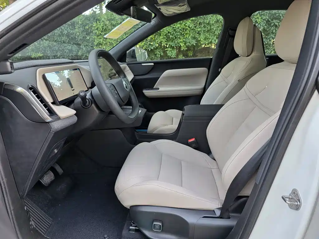 Volvo XC70 PHEV — миниатюра 3
