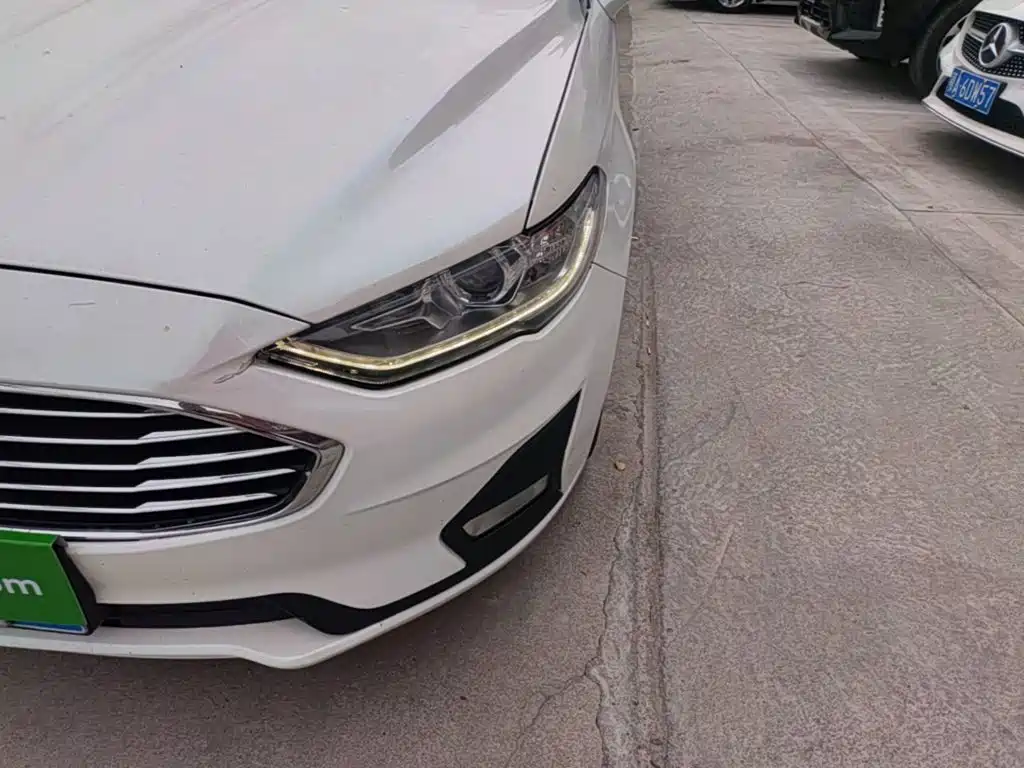 Ford Mondeo — миниатюра 24