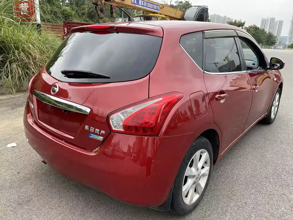 Nissan Tiida — миниатюра 8