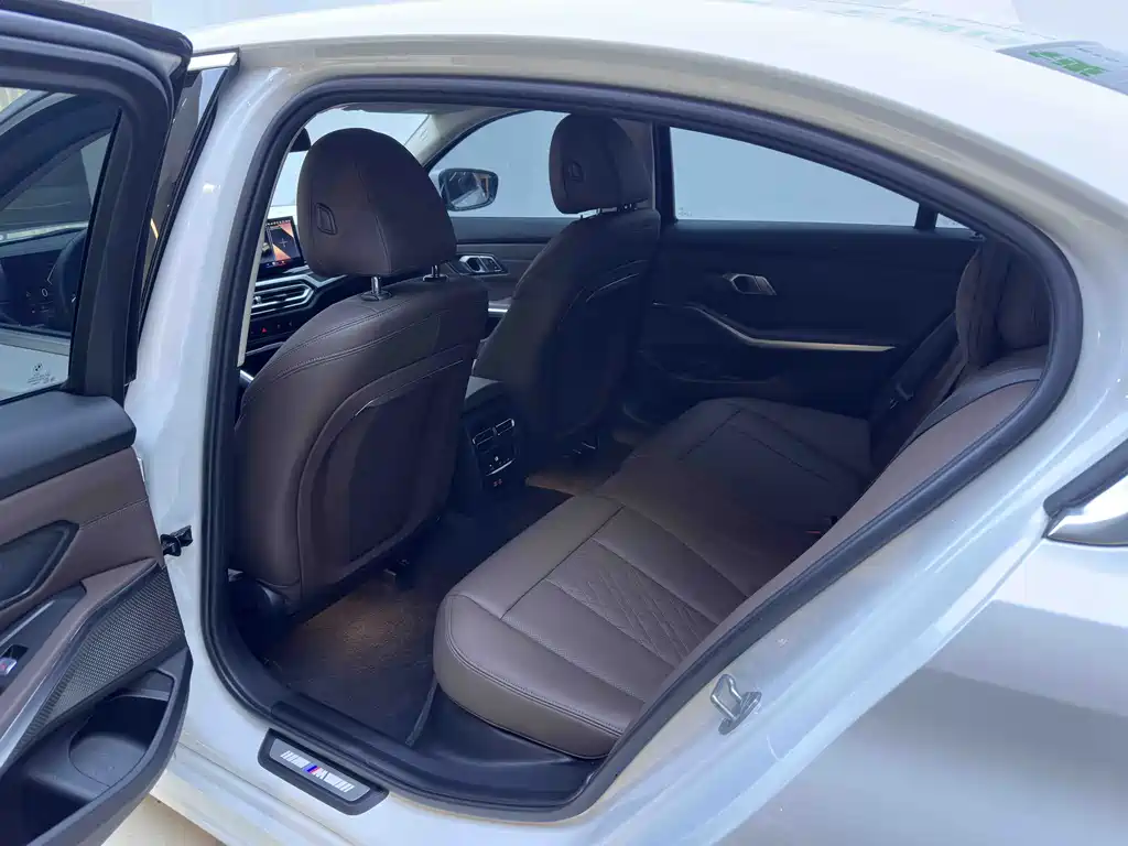 BMW 3 Series — миниатюра 11