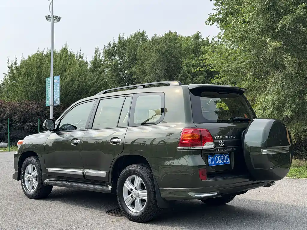 Toyota Land Cruiser