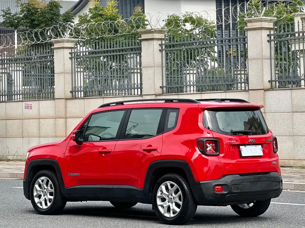Jeep Renegade — миниатюра 5