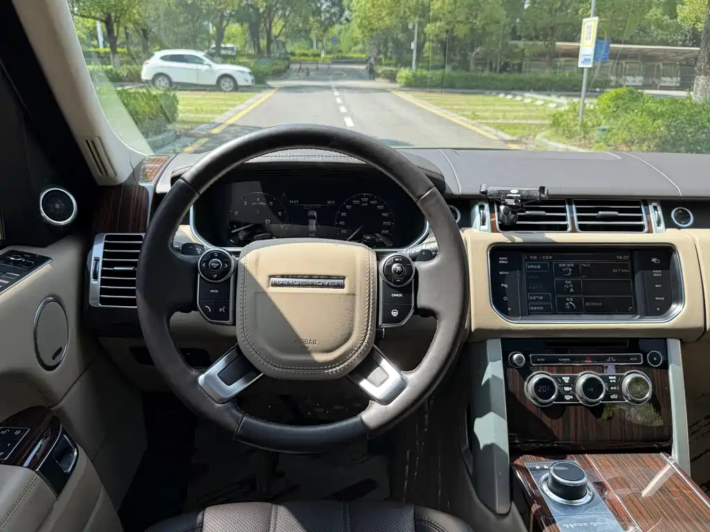 Land Rover Range Rover — миниатюра 8