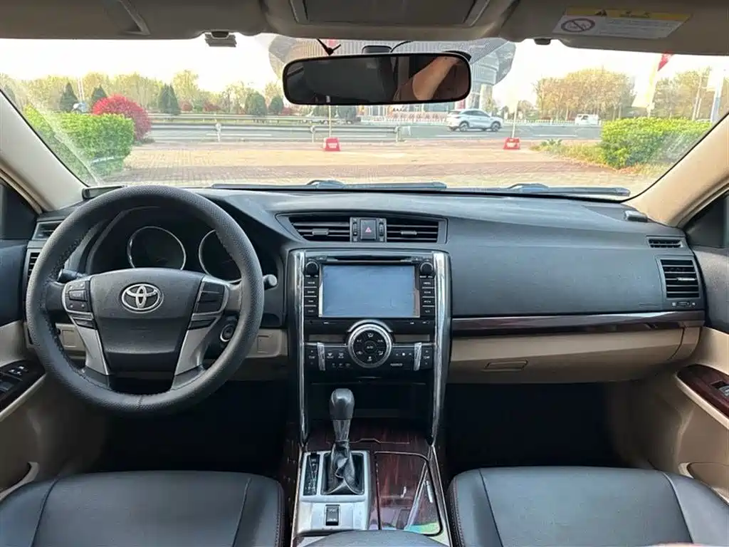 Toyota Reiz 2012 2.5V