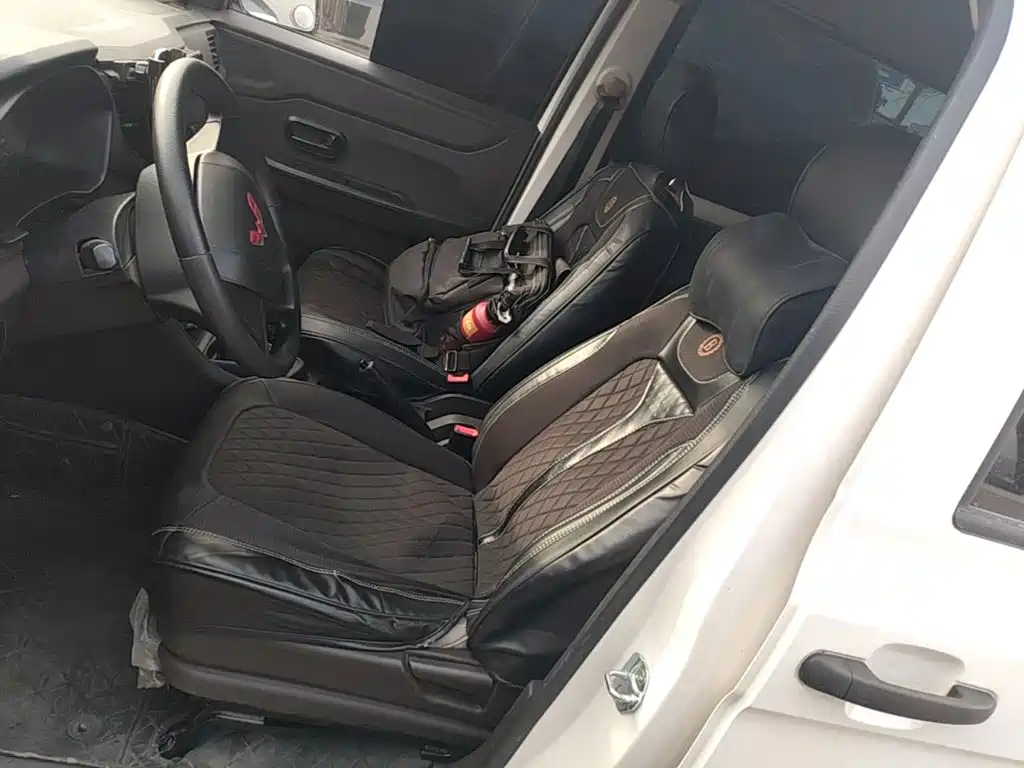 Wuling Hongguang V — миниатюра 11
