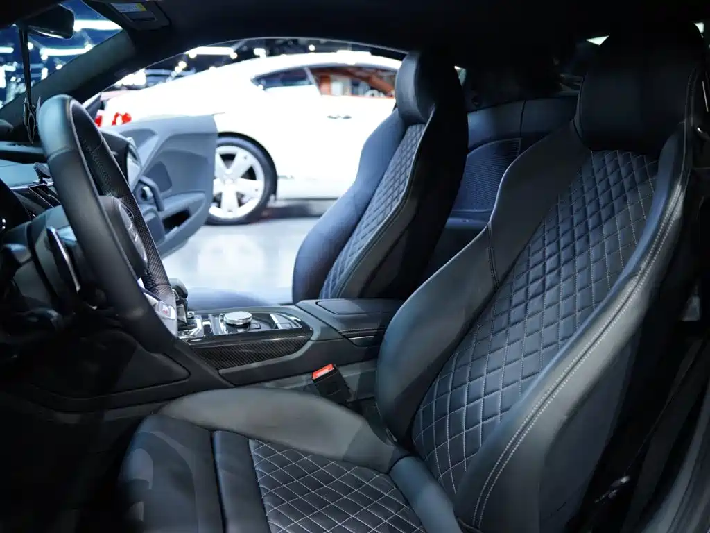 Audi R8 — миниатюра 12