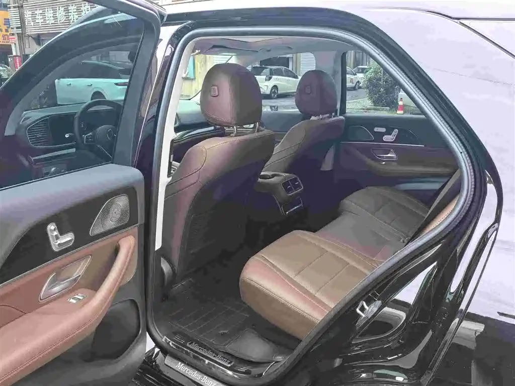 Mercedes-Benz GLE (Import) — миниатюра 6