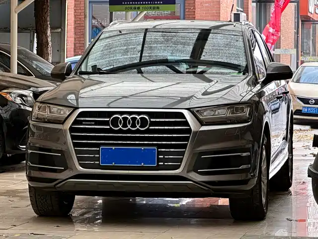 AUDI Q7 2018