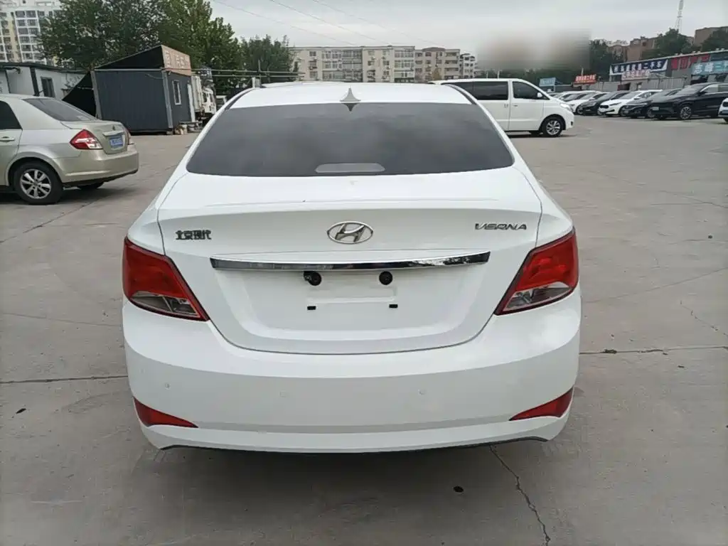 Hyundai Verna — миниатюра 6