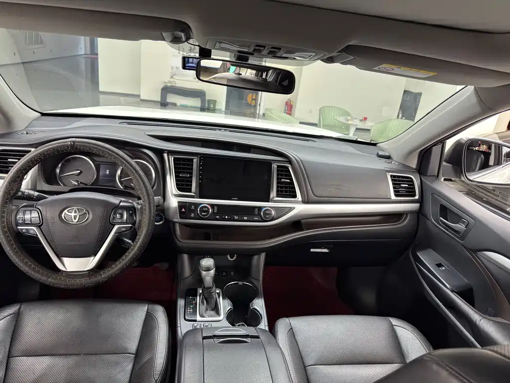 Toyota Highlander — миниатюра 11