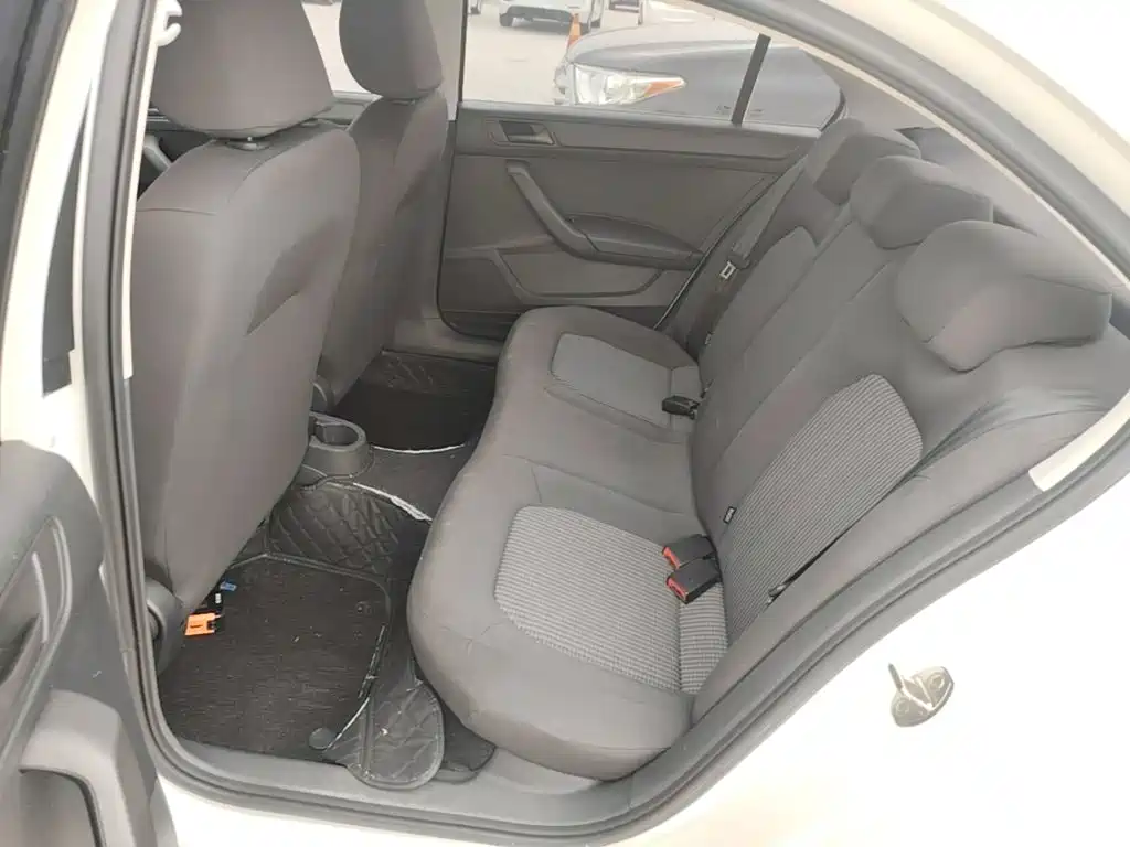 Volkswagen Santana — миниатюра 17