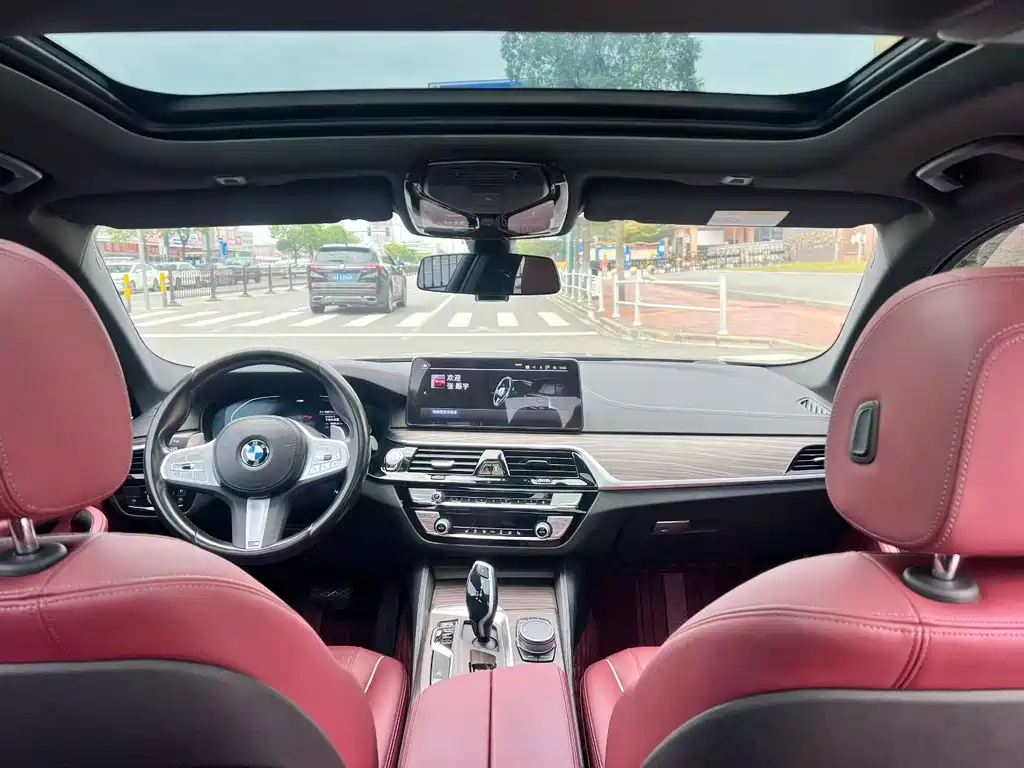 BMW 5 Series — миниатюра 5