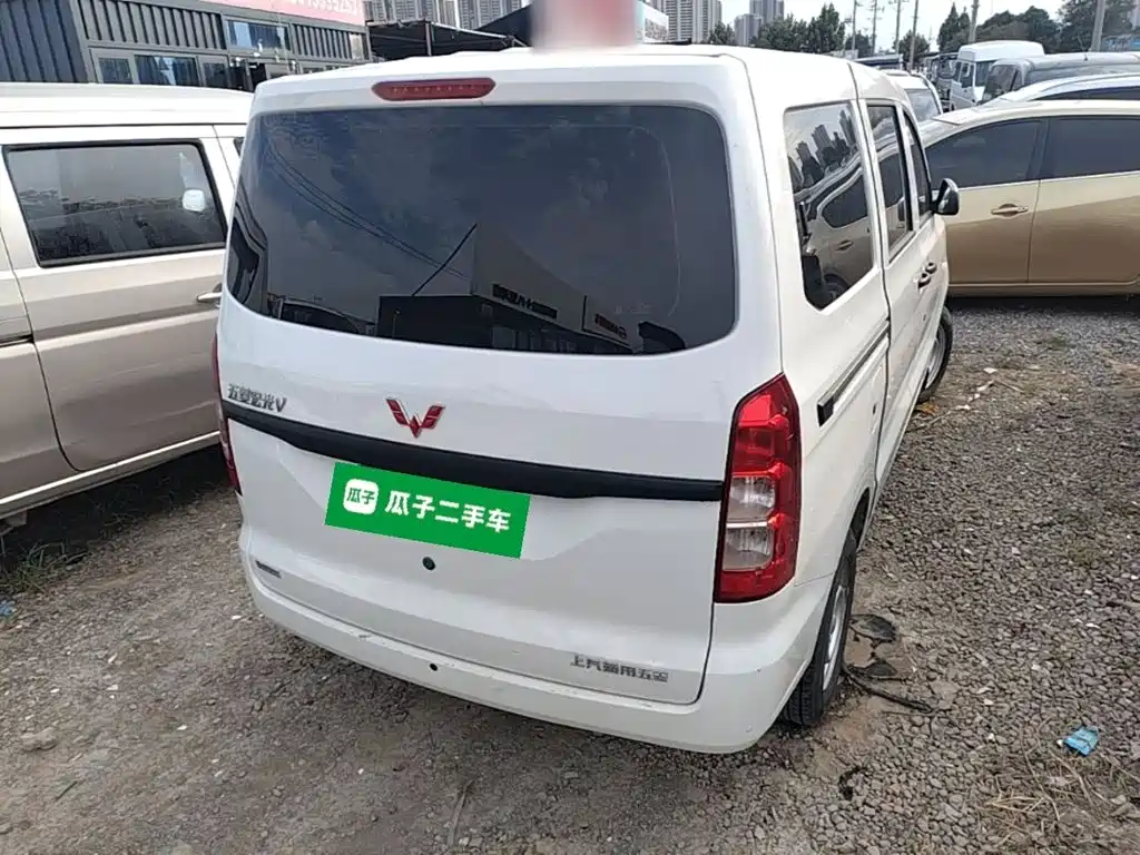 Wuling Hongguang V — миниатюра 5