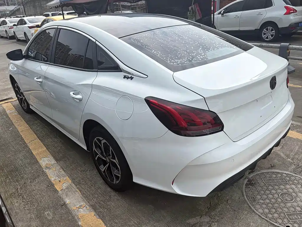 MG MG5 — миниатюра 3