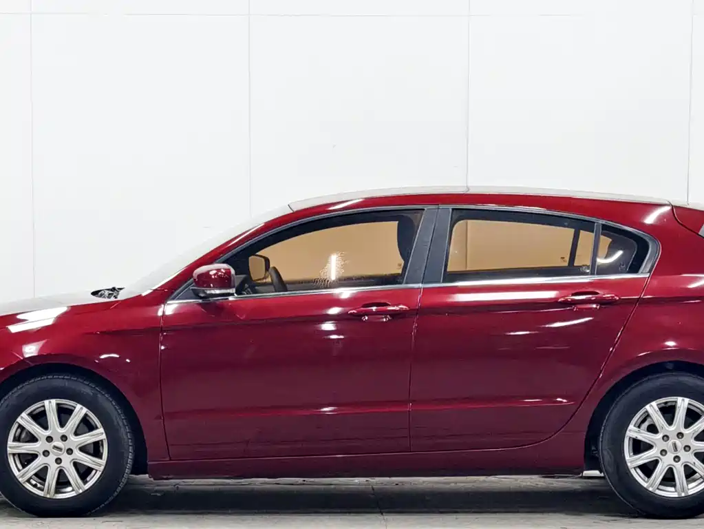Qoros 3 2016 1.6L AT