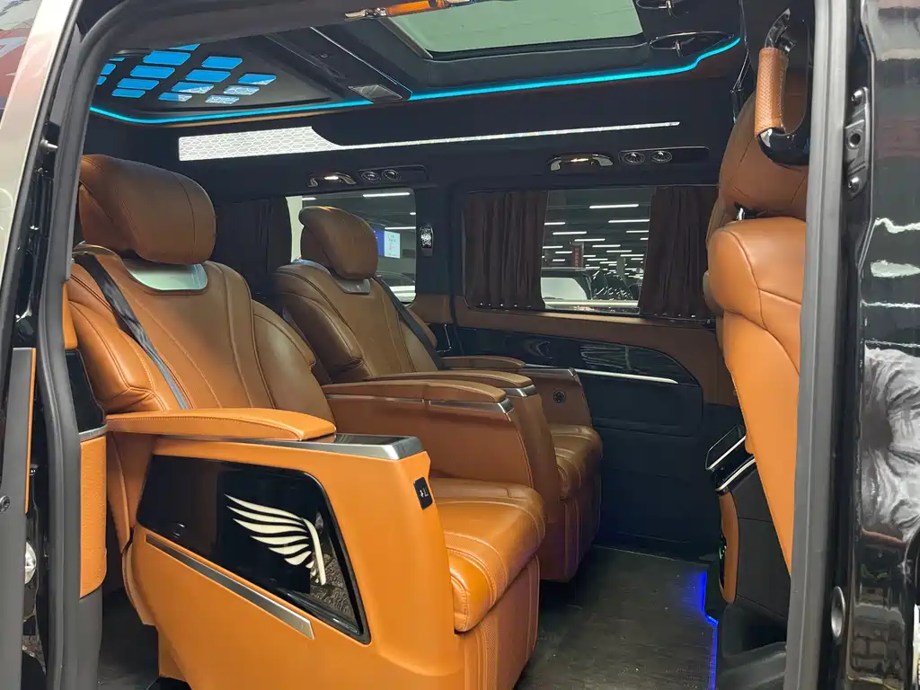 Mercedes-Benz V-Class — миниатюра 23