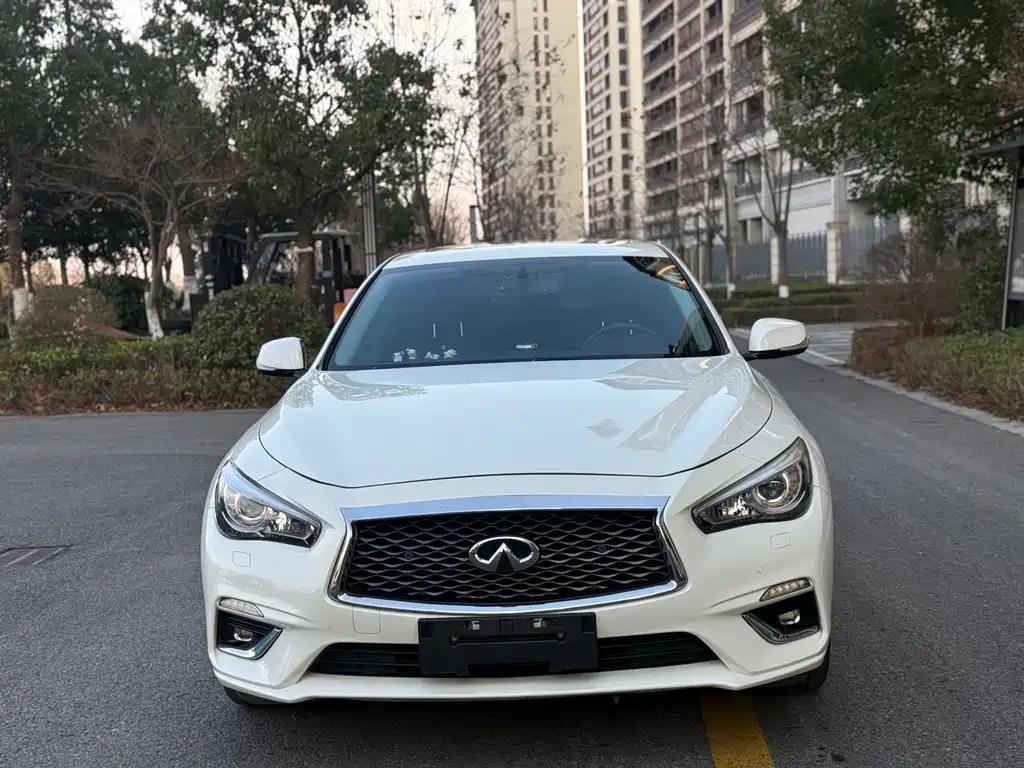INFINITI Q50L