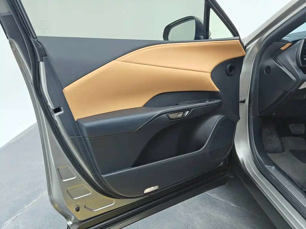 Lexus RX — миниатюра 24
