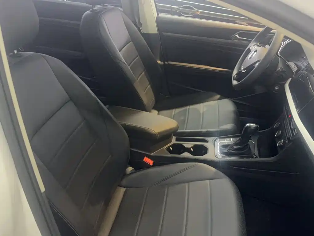 Volkswagen Lavida — миниатюра 3