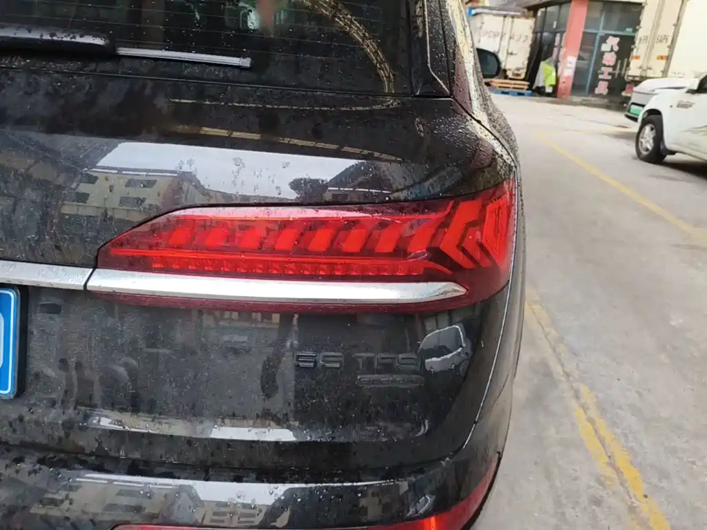 Audi Q7 — миниатюра 8