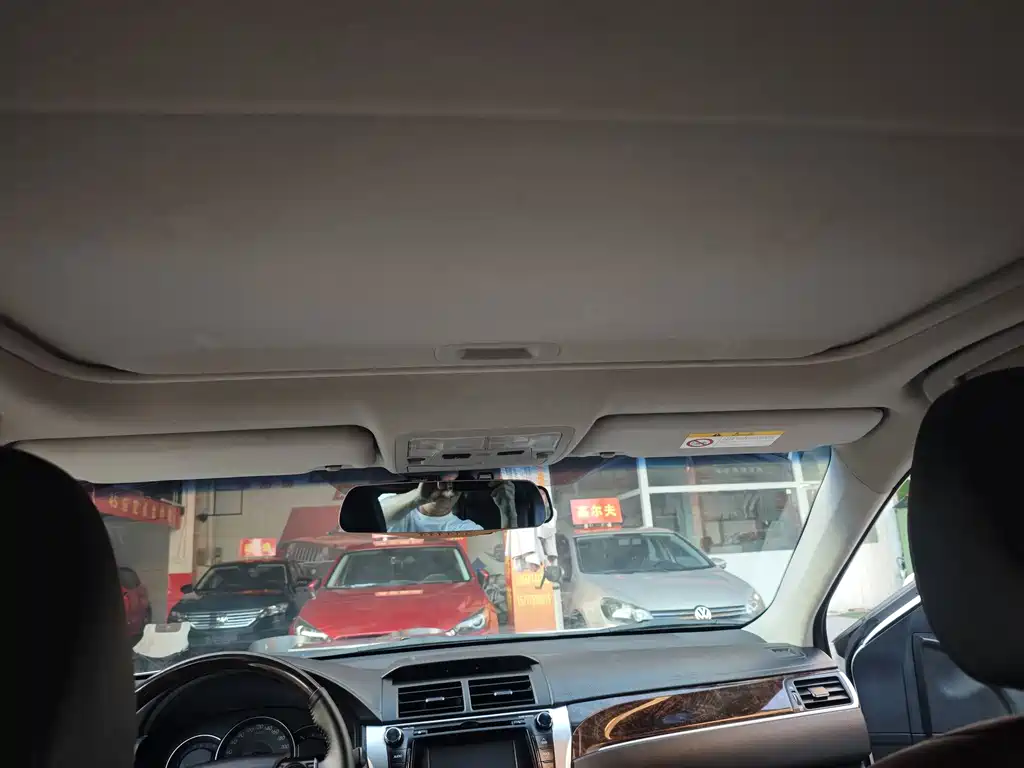 Toyota Camry — миниатюра 14