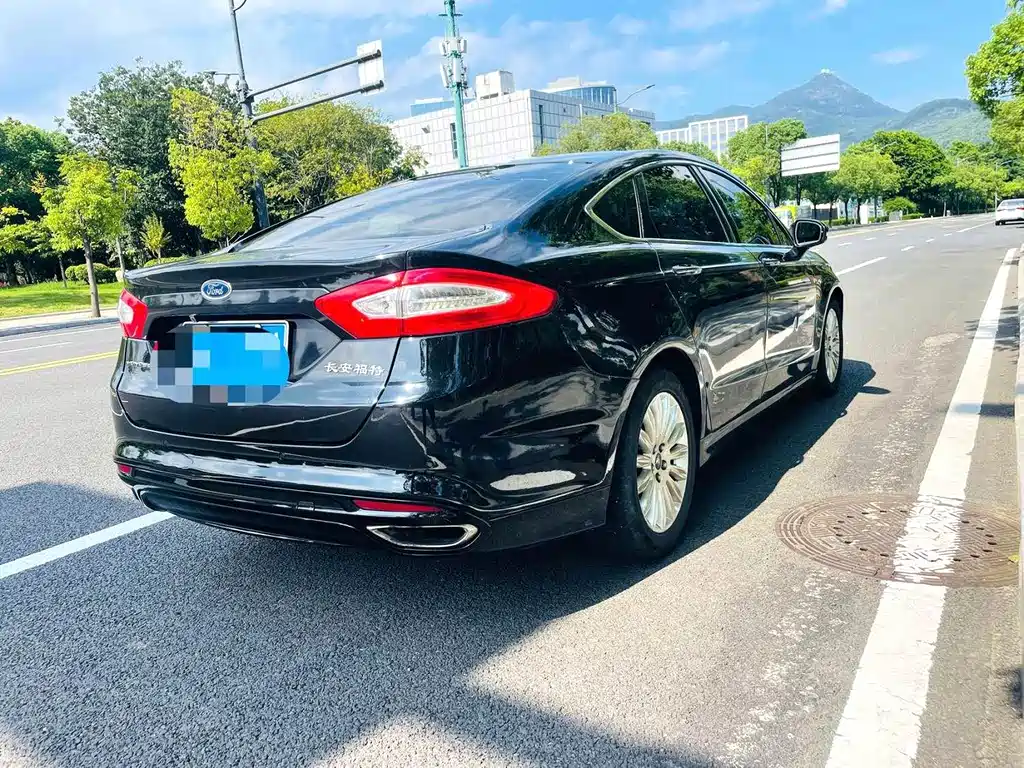 Ford Mondeo — миниатюра 9