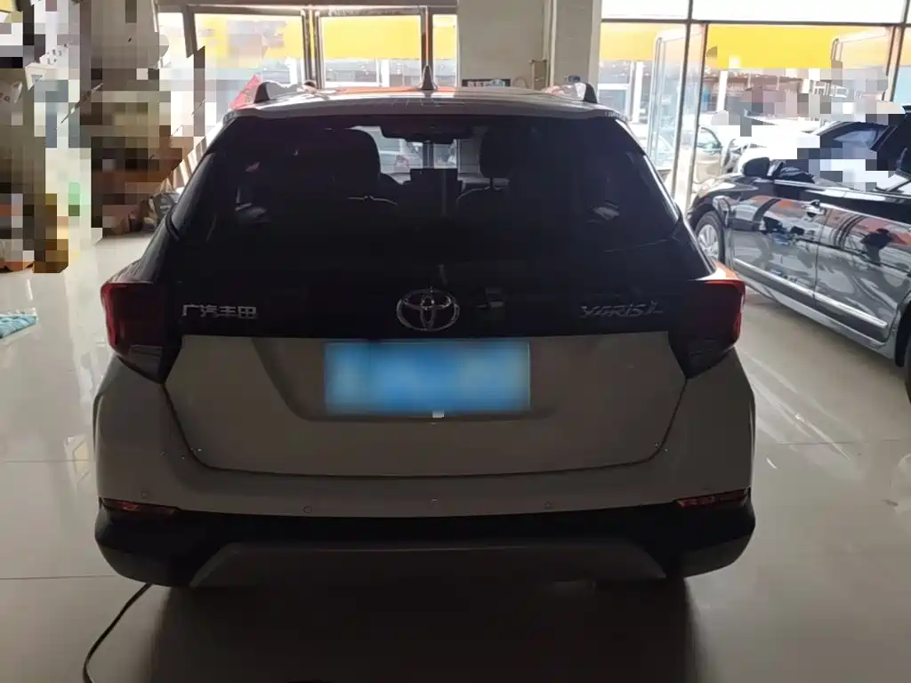 Toyota Yaris L — миниатюра 6