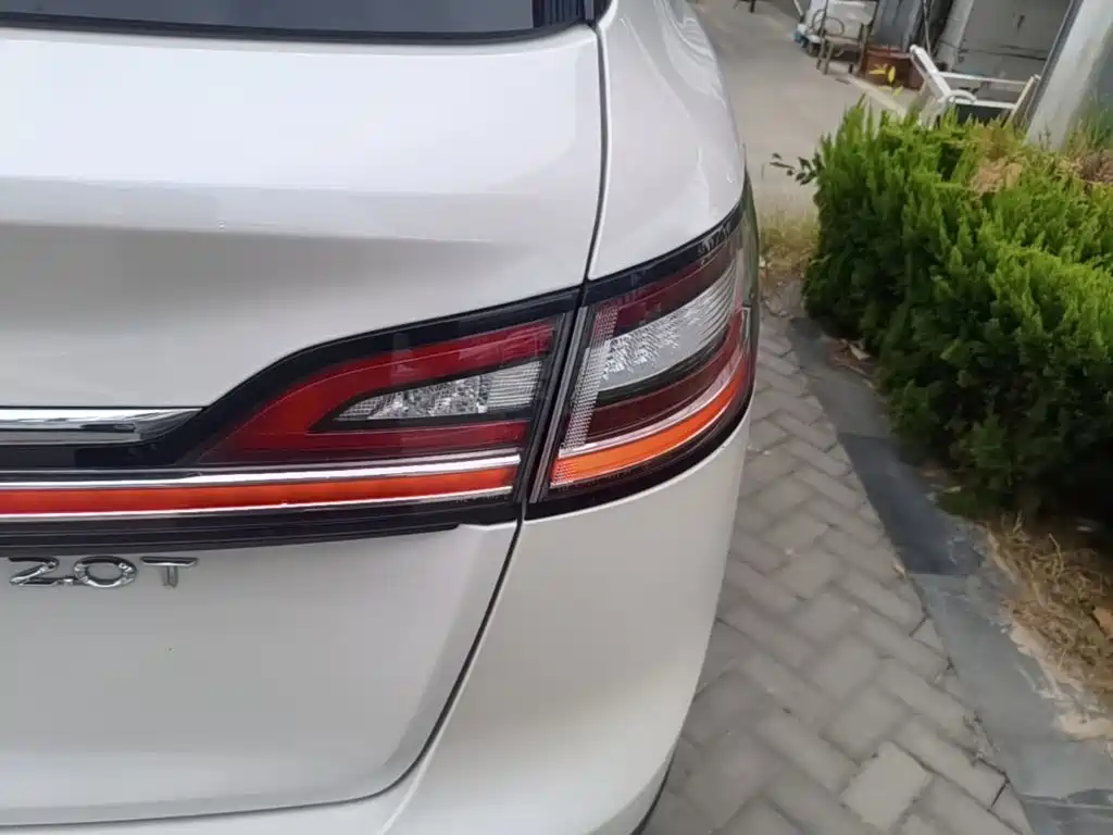 Lincoln Nautilus (Import) — миниатюра 8