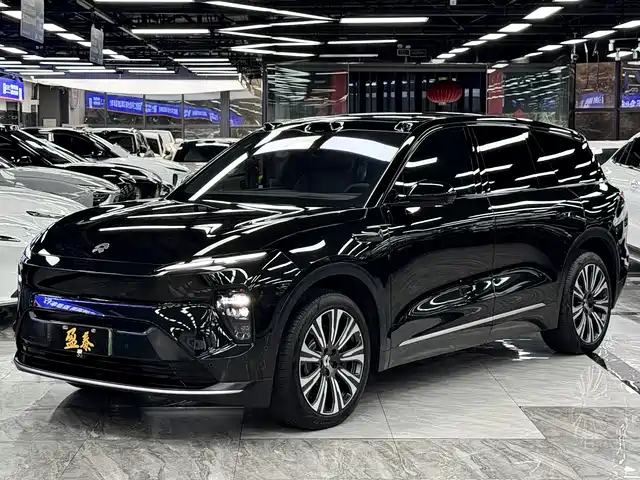 NIO ES8