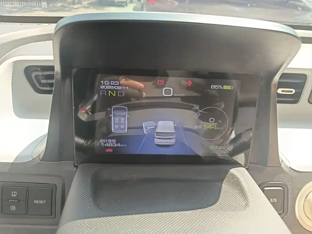 Wuling MINIEV — миниатюра 12
