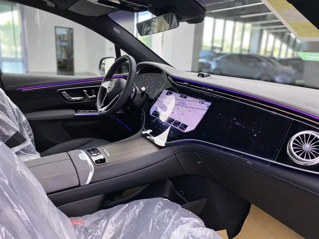 Mercedes-Benz EQS SUV — миниатюра 18