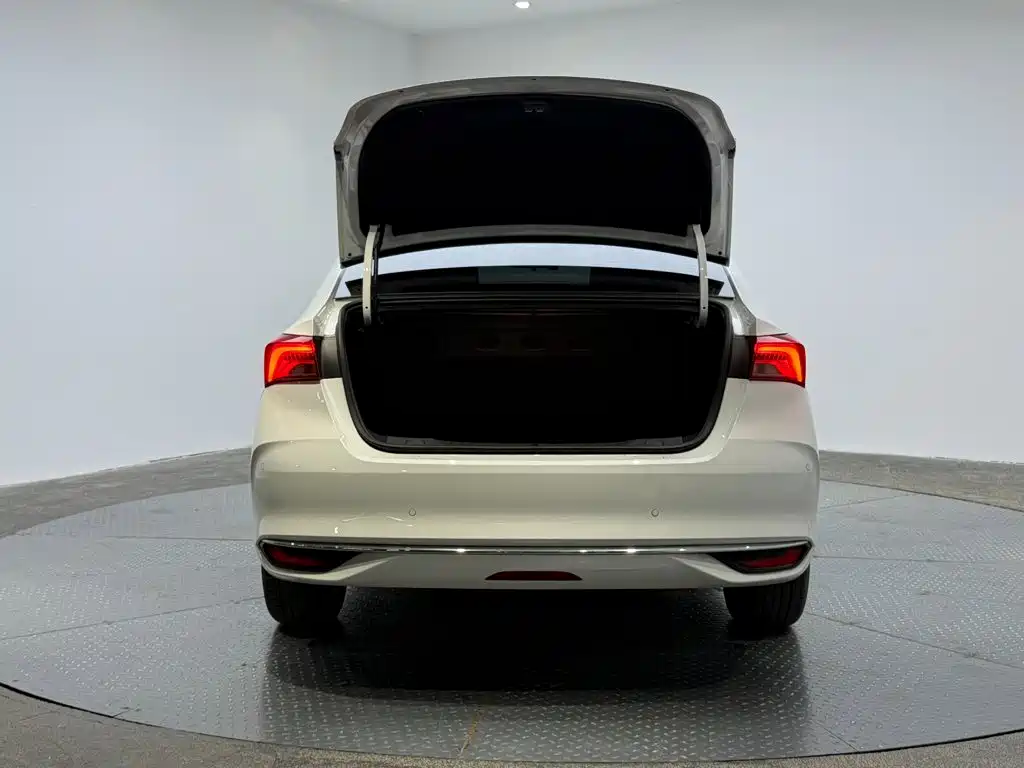 Buick Verano — миниатюра 13
