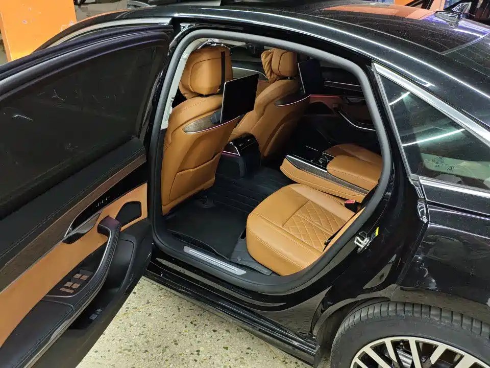Audi A8 2024 A8L 55 TFSI quattro Flagship