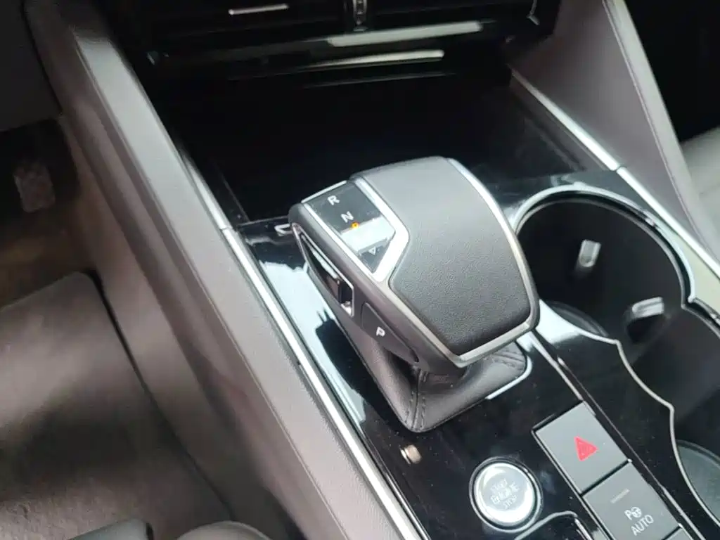 Volkswagen Touareg — миниатюра 14