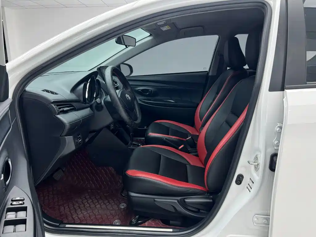 Toyota Yaris L — миниатюра 6