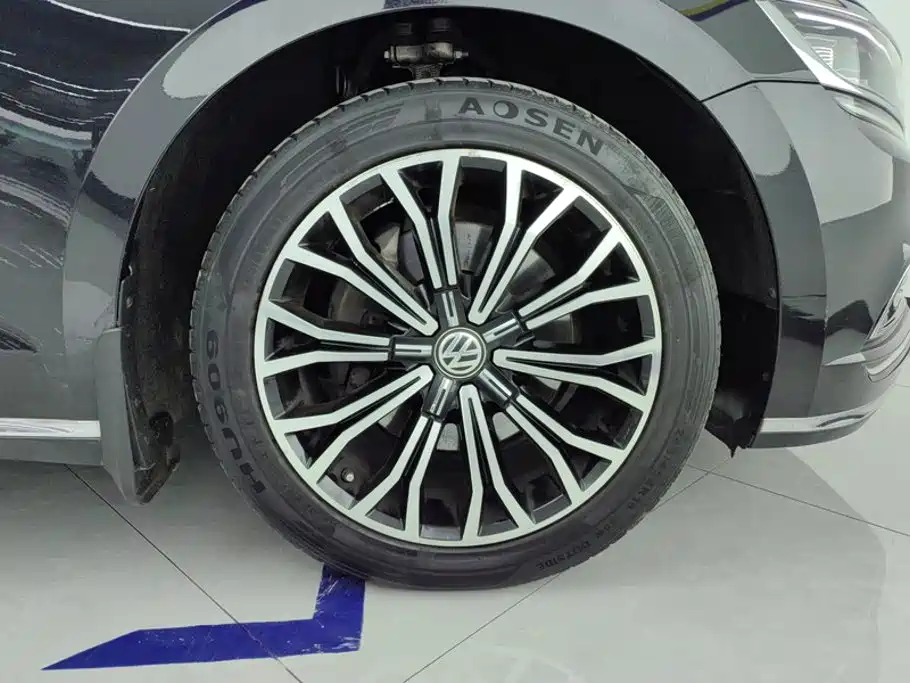 Volkswagen Phideon — миниатюра 6