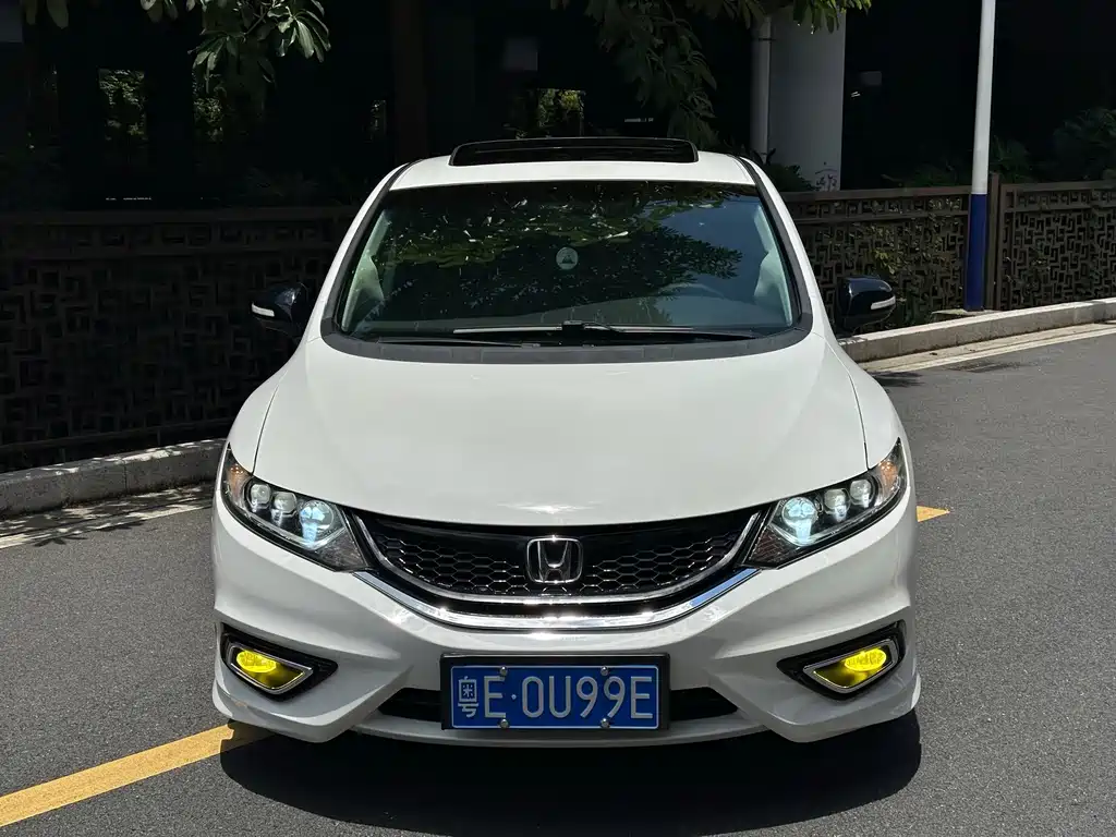 Honda Jade 1.8L CVT Luxury Premium Edition 5 seats, фото 2