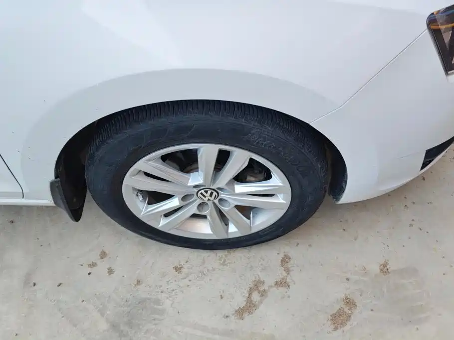 Skoda Rapid Spaceback — миниатюра 6
