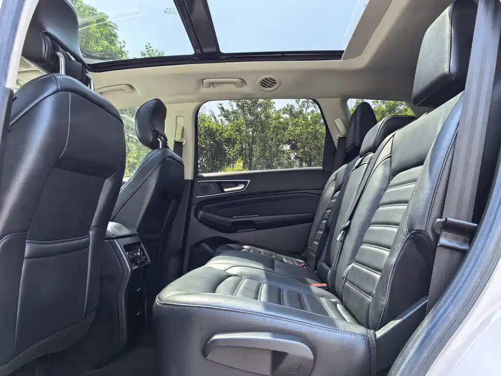 Ford Edge — миниатюра 14