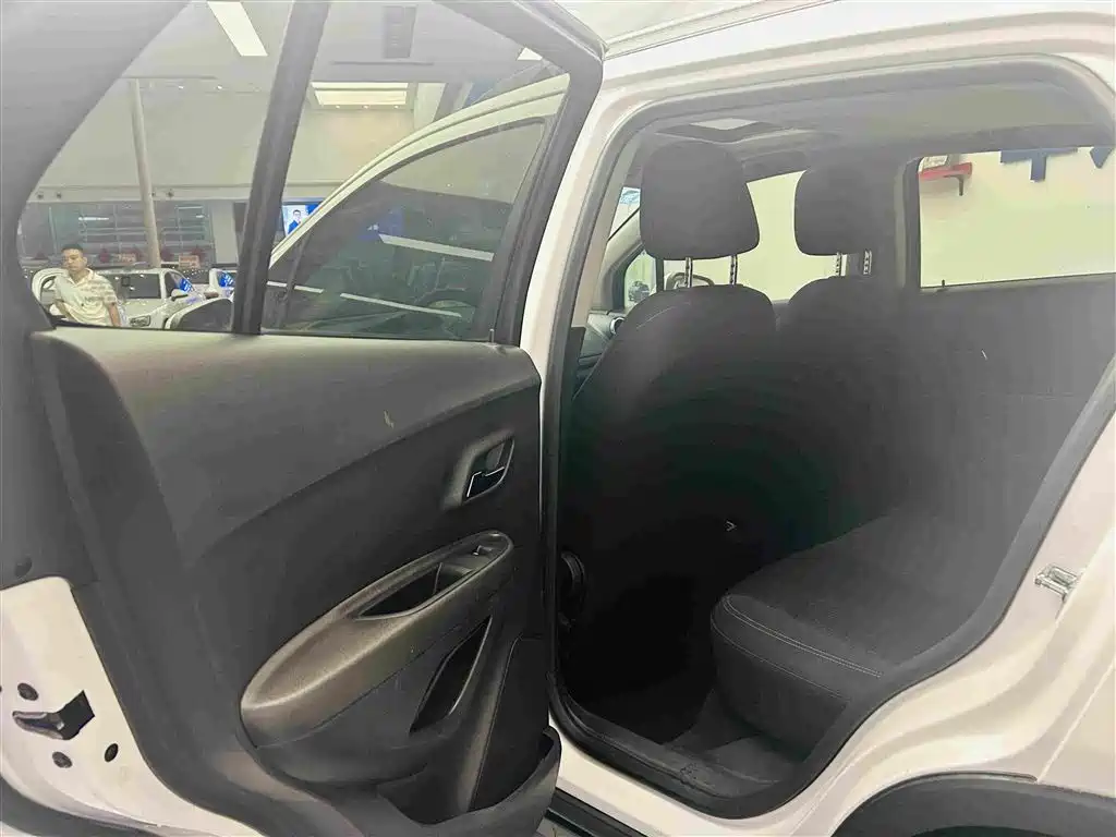 Chevrolet Trax — миниатюра 23