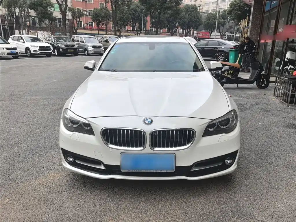 BMW 5 SERIES