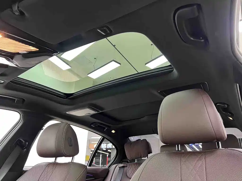 BMW 5 Series — миниатюра 24