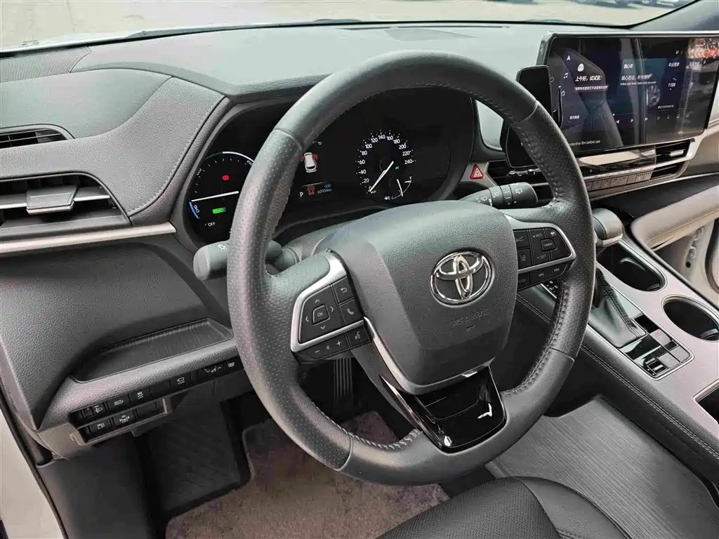 Toyota Sienna — миниатюра 15